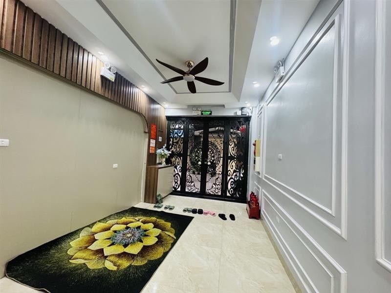 Bán nhà Hoàng Mai - diện tích 42m2 5 tầng - Lô góc 2 mặt ngõ - giá 13,6 tỷ