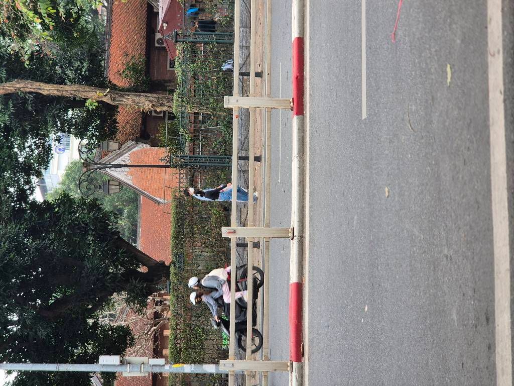 Bán nhà Tôn Đức Thắng - diện tích 33.6m2 2 tầng - Nhà đẹp hiếm có - giá 9,8 tỷ