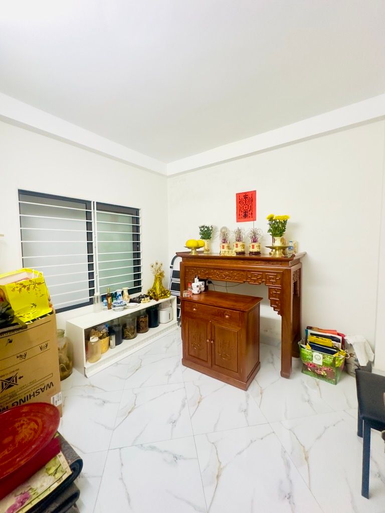 Bán nhà Thịnh Hào - diện tích 39m2 5 tầng - Ô TÔ VÀO NHÀ - giá 16 tỷ