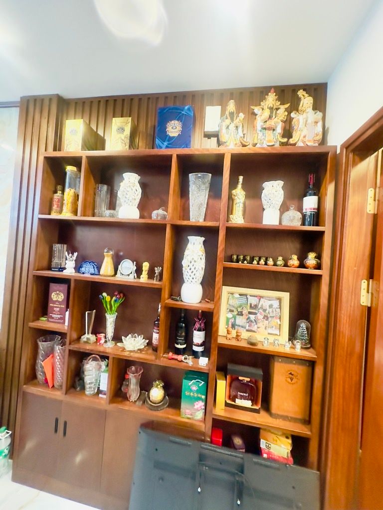 Bán nhà Thịnh Hào - diện tích 39m2 5 tầng - Ô TÔ VÀO NHÀ - giá 16 tỷ