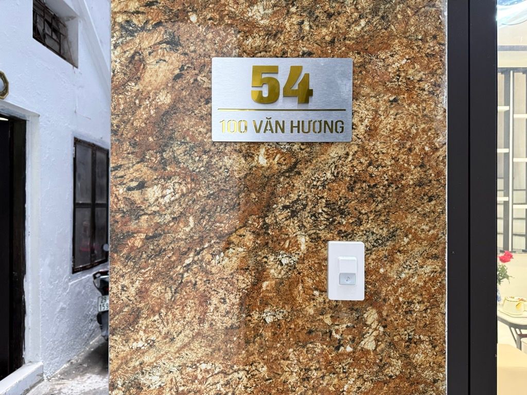 Bán nhà Ngõ Văn Hương - diện tích 25,2m2 5 tầng - Nhà đẹp hiếm có - giá 7,85 tỷ