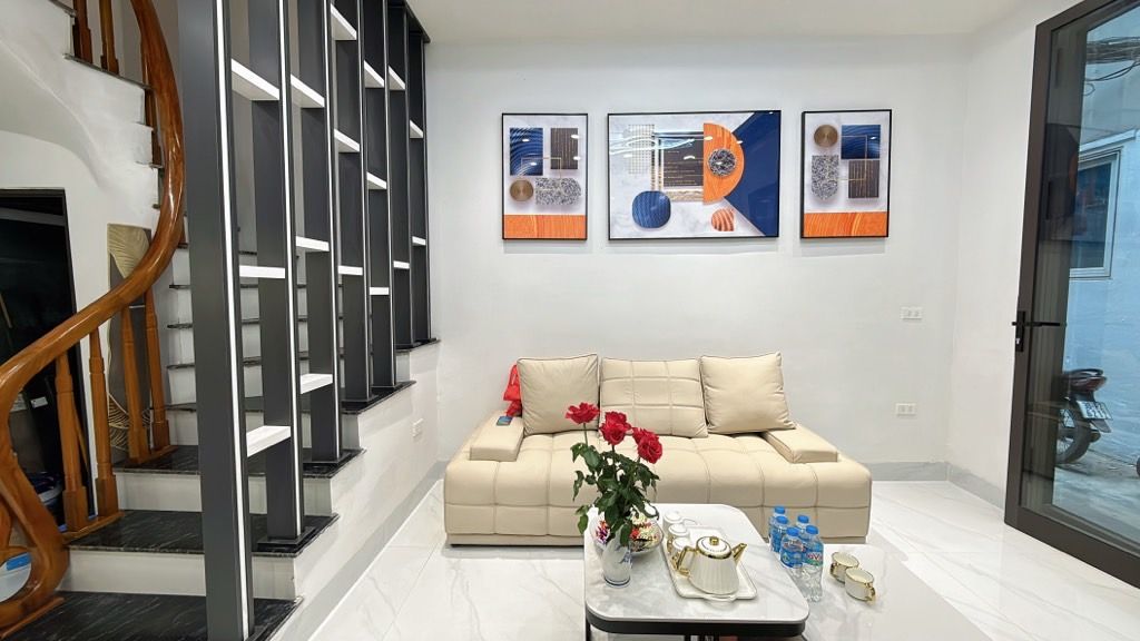 Bán nhà Ngõ Văn Hương - diện tích 25,2m2 5 tầng - Nhà đẹp hiếm có - giá 7,85 tỷ