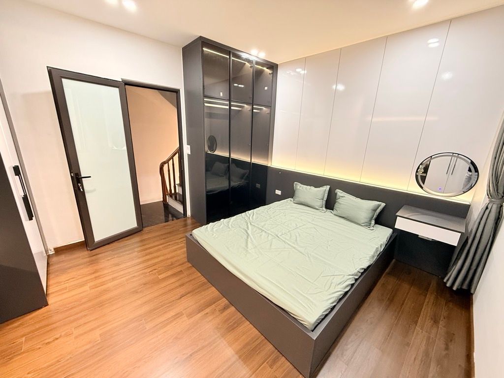 Bán nhà Ngõ Văn Hương - diện tích 25,2m2 5 tầng - Nhà đẹp hiếm có - giá 7,85 tỷ