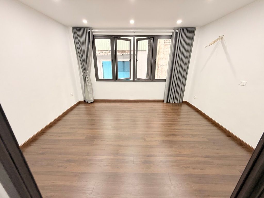 Bán nhà Ngõ Văn Hương - diện tích 25,2m2 5 tầng - Nhà đẹp hiếm có - giá 7,85 tỷ