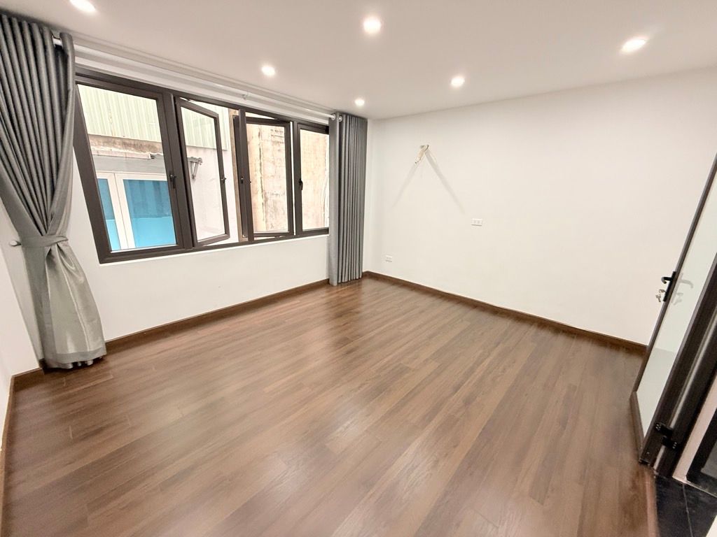 Bán nhà Ngõ Văn Hương - diện tích 25,2m2 5 tầng - Nhà đẹp hiếm có - giá 7,85 tỷ