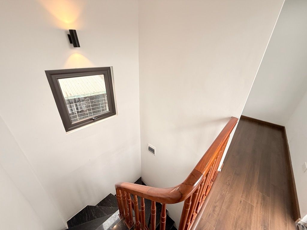 Bán nhà Ngõ Văn Hương - diện tích 25,2m2 5 tầng - Nhà đẹp hiếm có - giá 7,85 tỷ