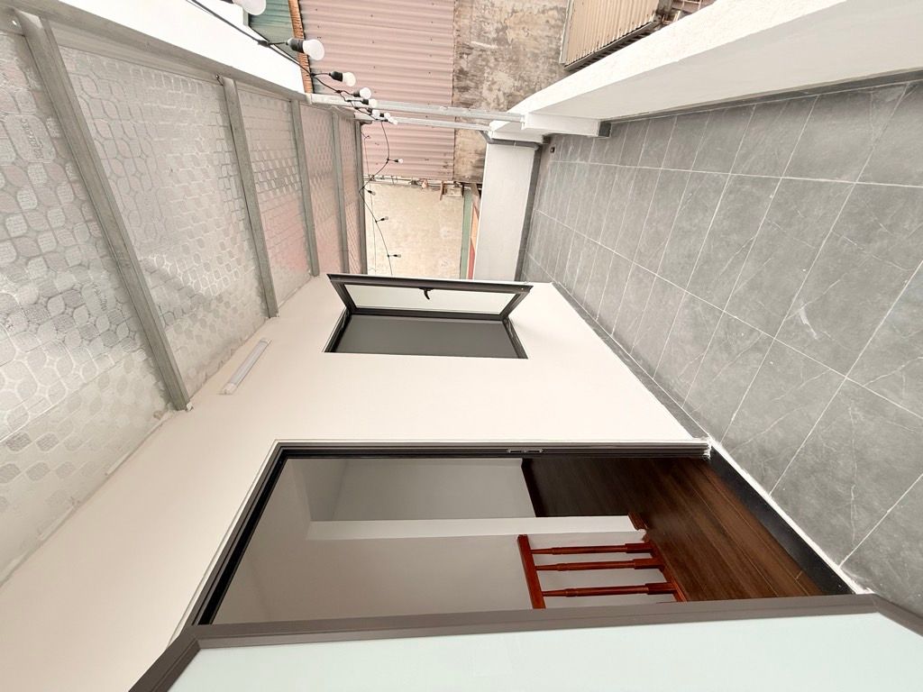 Bán nhà Ngõ Văn Hương - diện tích 25,2m2 5 tầng - Nhà đẹp hiếm có - giá 7,85 tỷ