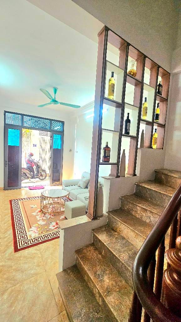 Bán nhà Thanh Lân - diện tích 25m2 4 tầng - Lô góc, gần ô tô tránh - giá 5,9 tỷ