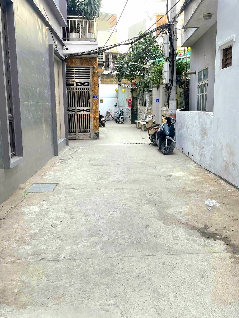 Bán nhà Thanh Lân - diện tích 25m2 4 tầng - Lô góc, gần ô tô tránh - giá 5,9 tỷ