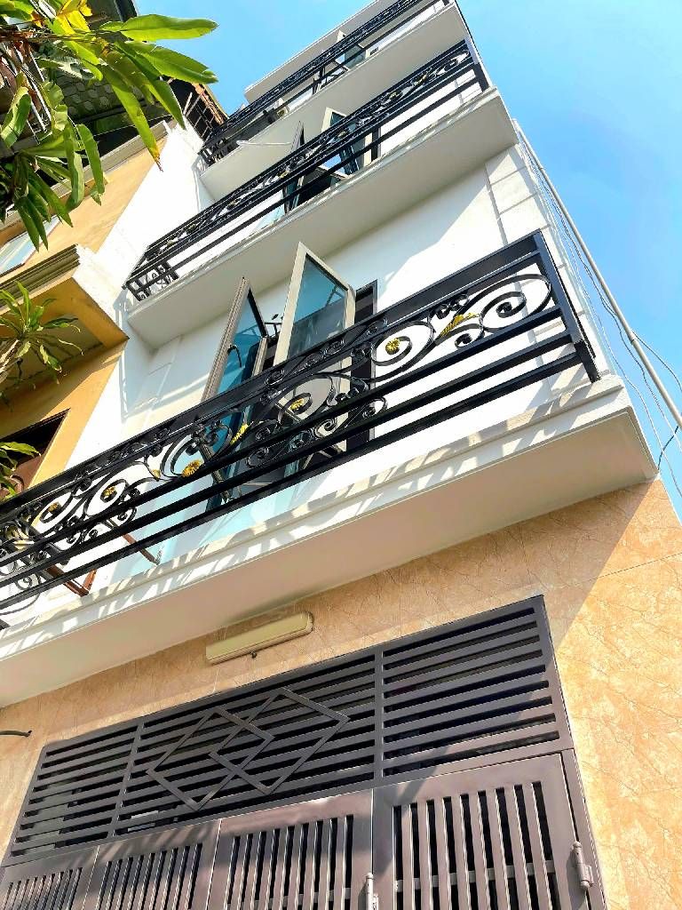 Bán nhà Thanh Lân - diện tích 25m2 4 tầng - Lô góc, gần ô tô tránh - giá 5,9 tỷ