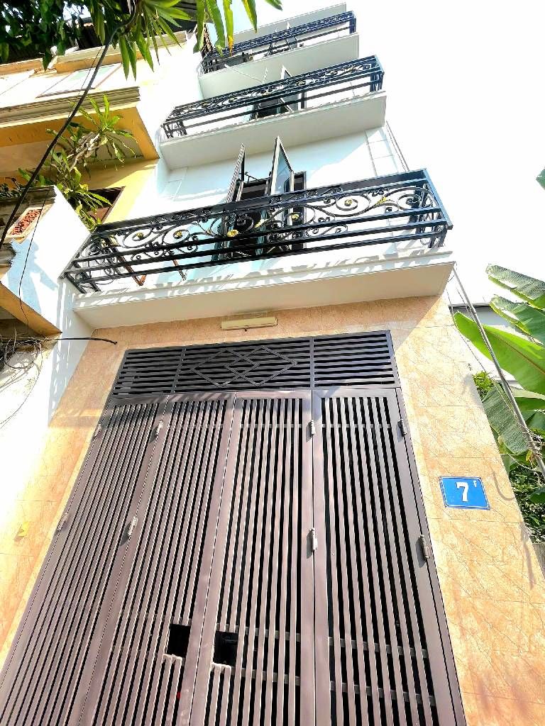 Bán nhà Thanh Lân - diện tích 25m2 4 tầng - Lô góc, gần ô tô tránh - giá 5,9 tỷ