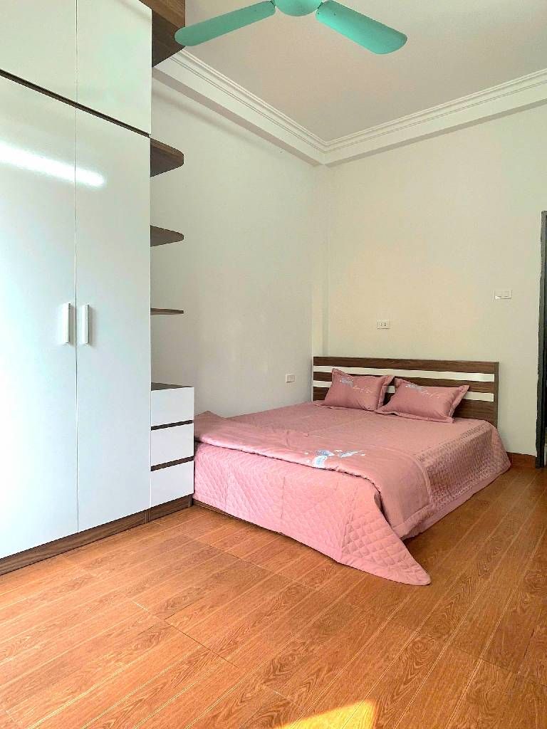 Bán nhà Thanh Lân - diện tích 25m2 4 tầng - Lô góc, gần ô tô tránh - giá 5,9 tỷ