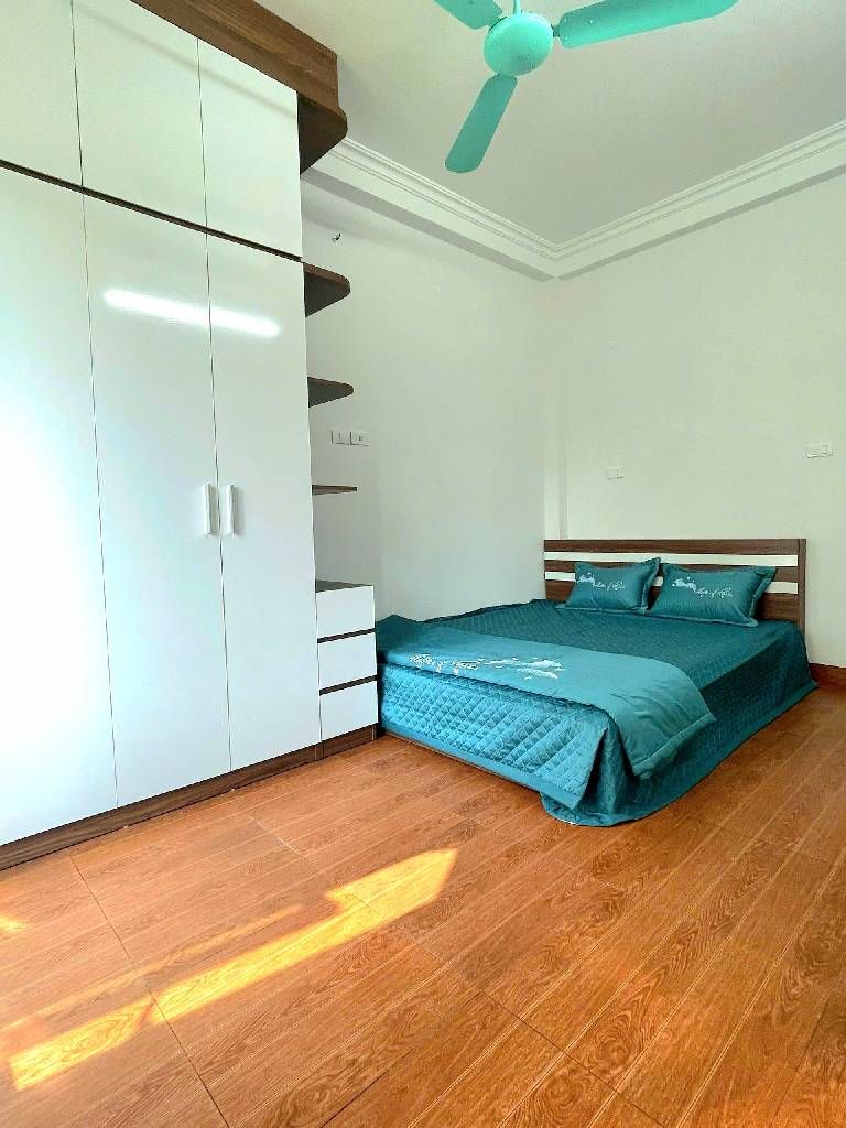 Bán nhà Thanh Lân - diện tích 25m2 4 tầng - Lô góc, gần ô tô tránh - giá 5,9 tỷ