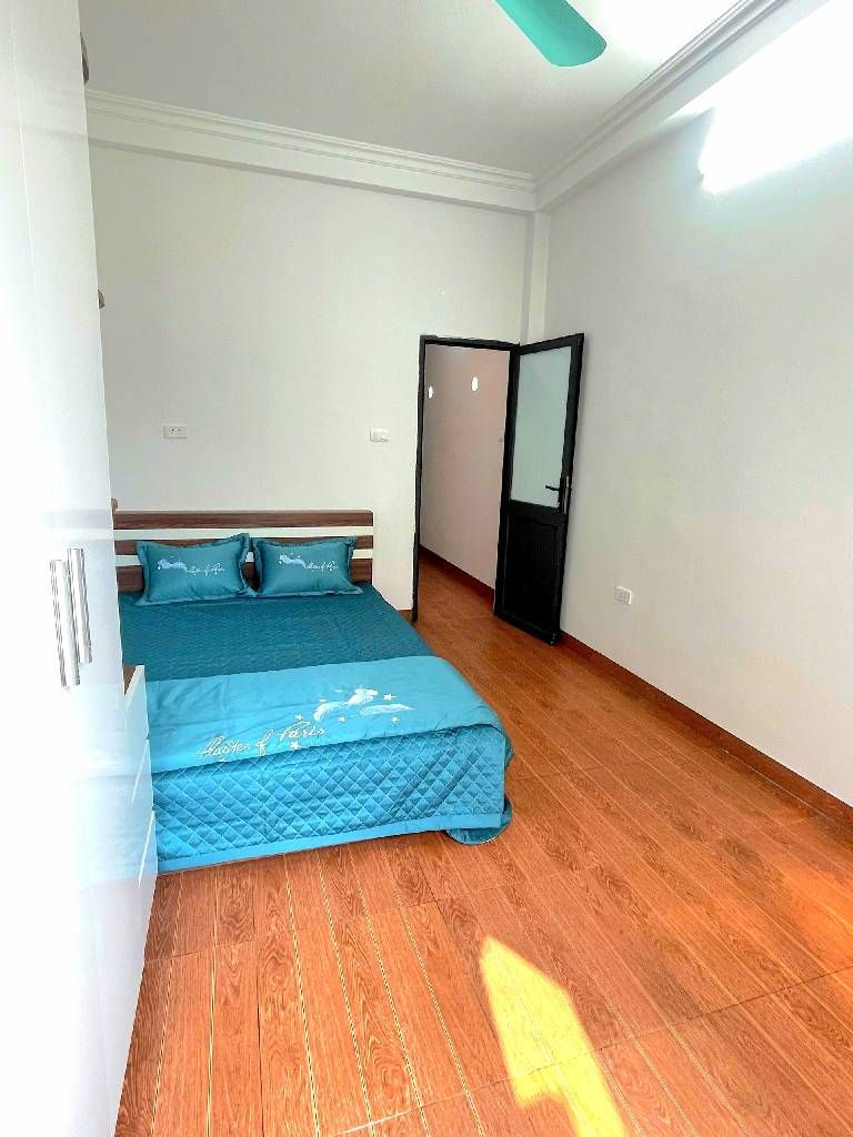 Bán nhà Thanh Lân - diện tích 25m2 4 tầng - Lô góc, gần ô tô tránh - giá 5,9 tỷ