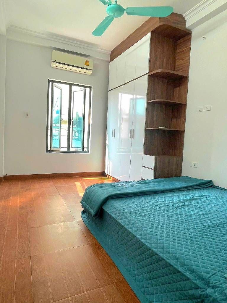 Bán nhà Thanh Lân - diện tích 25m2 4 tầng - Lô góc, gần ô tô tránh - giá 5,9 tỷ