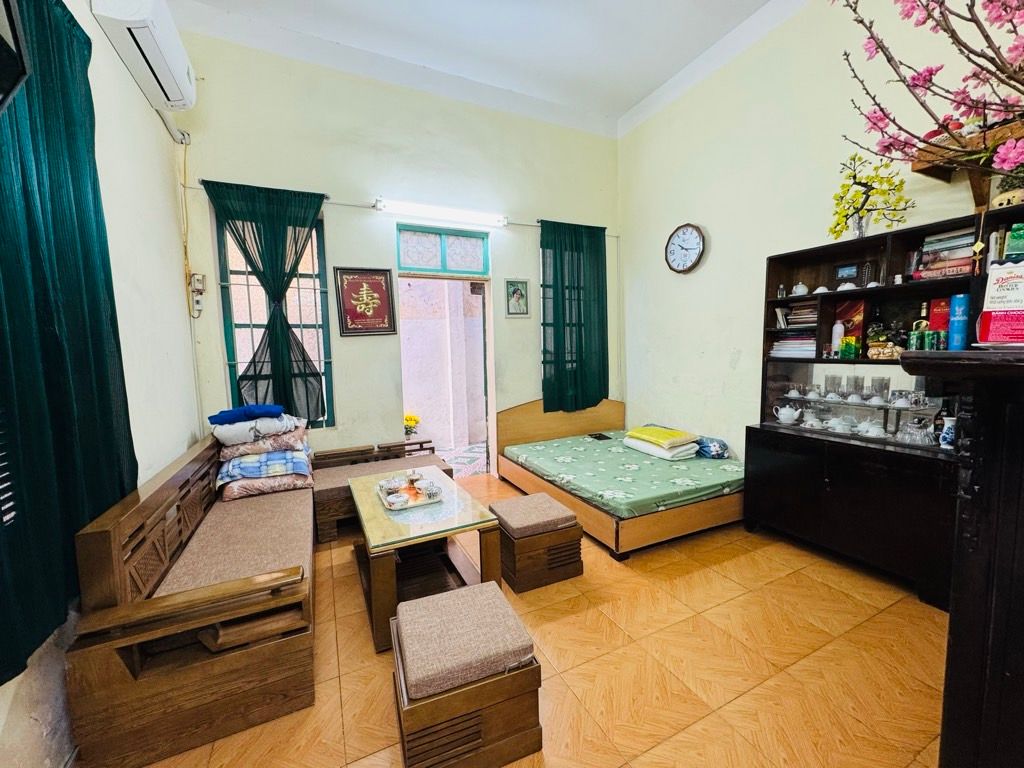 Bán nhà Bà Triệu - diện tích 50m2 1 tầng - lô góc - giá 18,5 tỷ