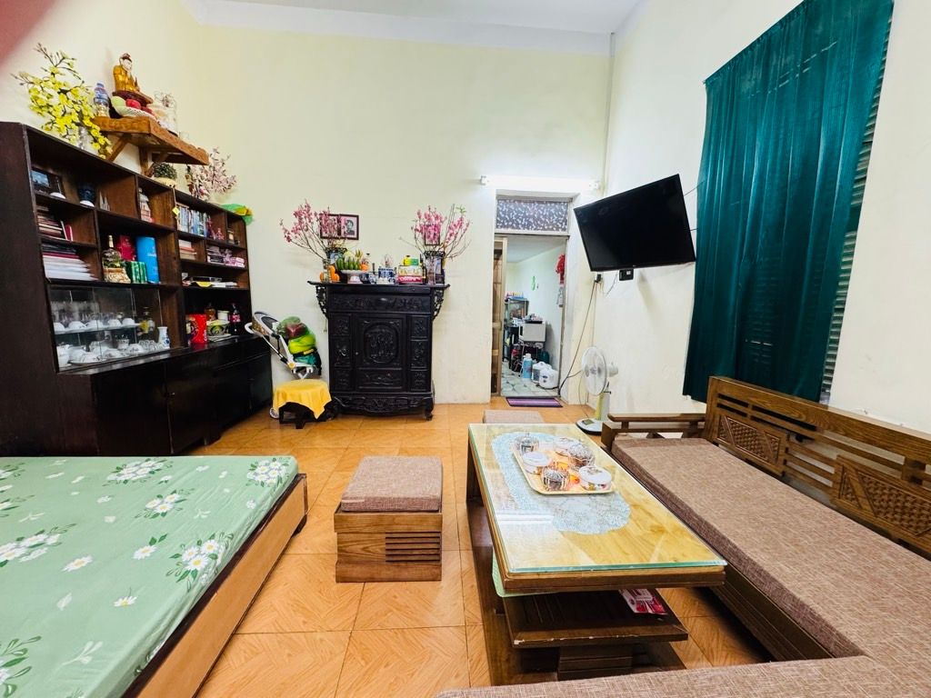 Bán nhà Bà Triệu - diện tích 50m2 1 tầng - lô góc - giá 18,5 tỷ