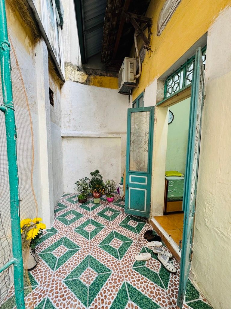 Bán nhà Bà Triệu - diện tích 50m2 1 tầng - lô góc - giá 18,5 tỷ