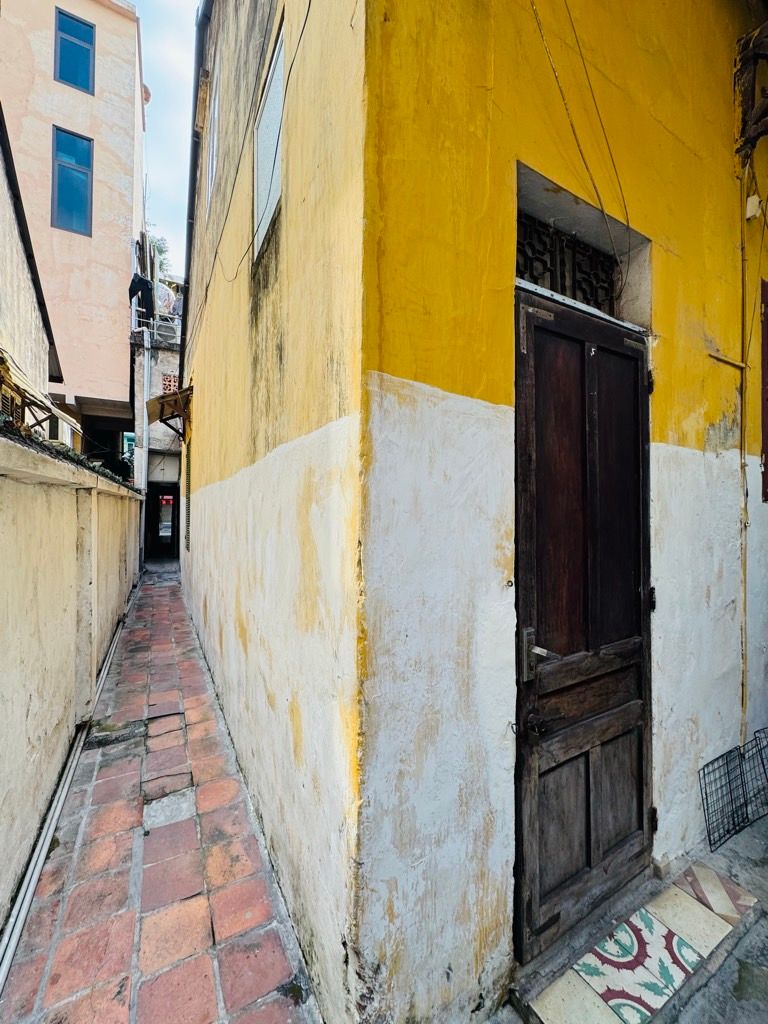 Bán nhà Bà Triệu - diện tích 50m2 1 tầng - lô góc - giá 18,5 tỷ