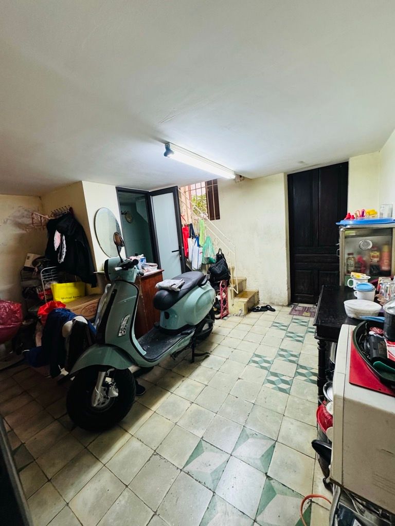 Bán nhà Bà Triệu - diện tích 50m2 1 tầng - lô góc - giá 18,5 tỷ