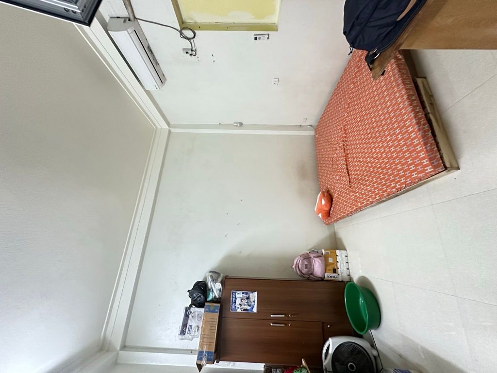 Bán nhà Lê Trong Tấn - diện tích 40m2 3 tầng - ô tô đỗ sát nhà - giá 4,4 tỷ