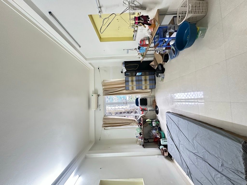 Bán nhà Lê Trong Tấn - diện tích 40m2 3 tầng - ô tô đỗ sát nhà - giá 4,4 tỷ