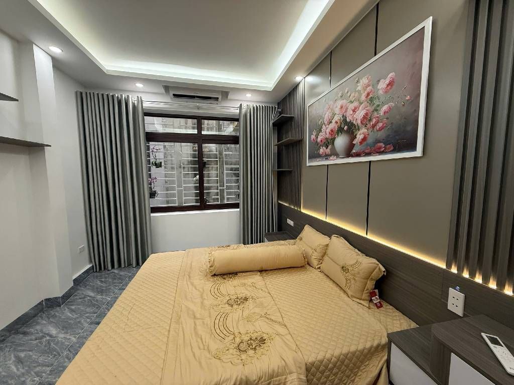 Bán nhà Tân Mai - diện tích 26m2 5 tầng - nhà đẹp đủ công năng - giá 8,6 tỷ