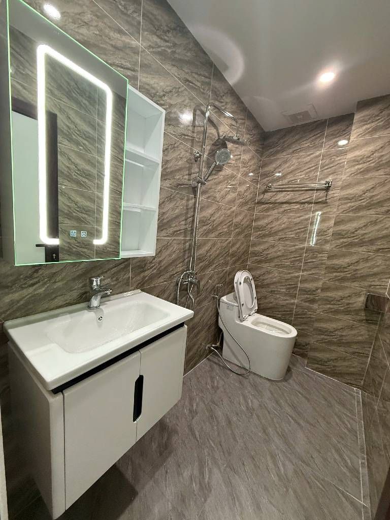 Bán nhà Tân Mai - diện tích 26m2 5 tầng - nhà đẹp đủ công năng - giá 8,6 tỷ