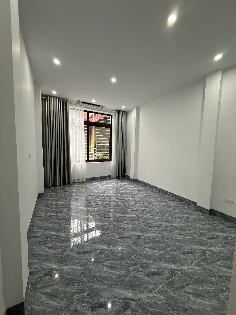 Bán nhà Tân Mai - diện tích 26m2 5 tầng - nhà đẹp đủ công năng - giá 8,6 tỷ