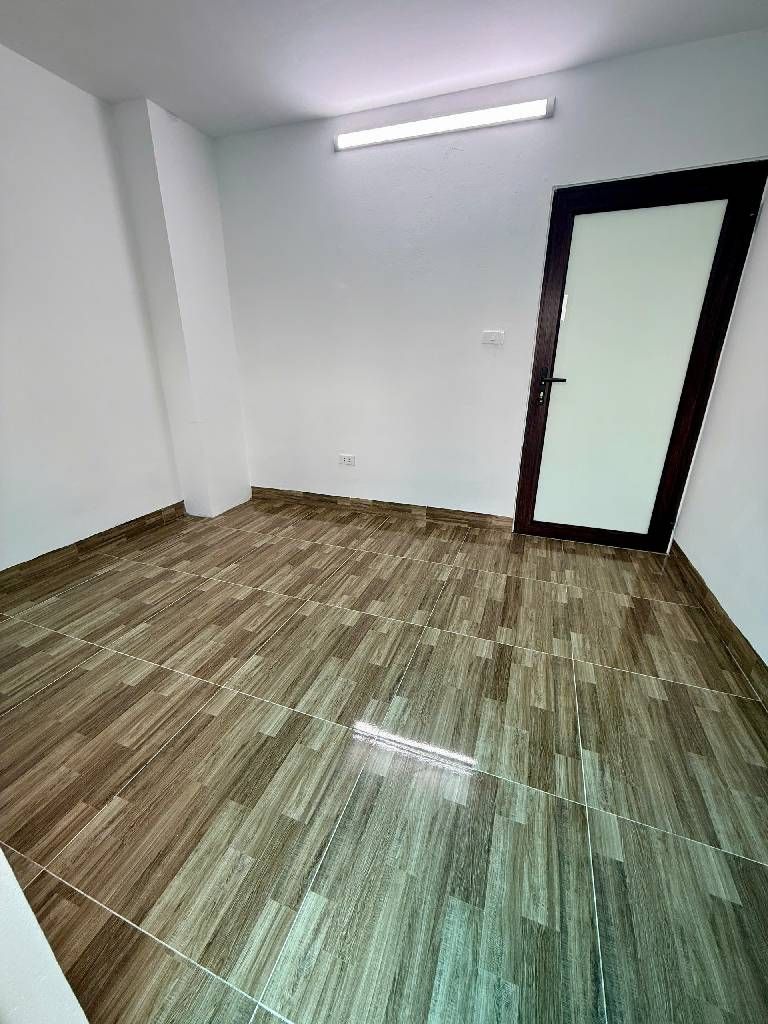 Bán nhà Tân Mai - diện tích 26m2 5 tầng - nhà đẹp đủ công năng - giá 8,6 tỷ