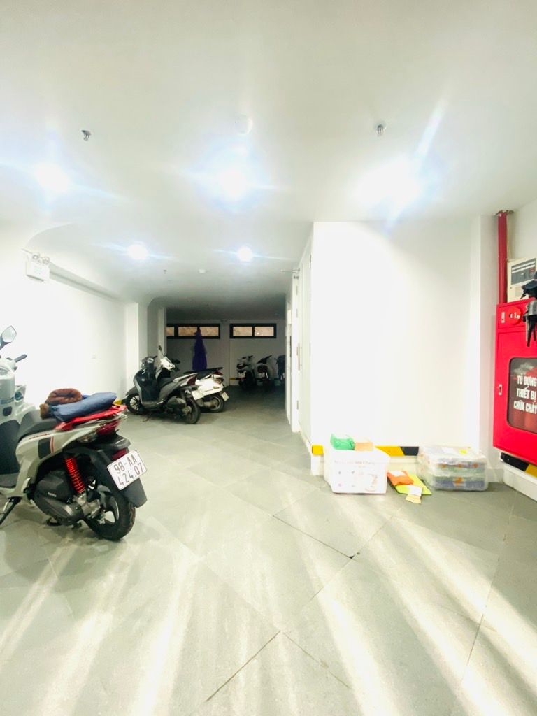 Bán nhà Trường Chinh - diện tích 68.7m2 7 tầng - Nhà 2 thoáng, thang máy - giá 24,5 tỷ