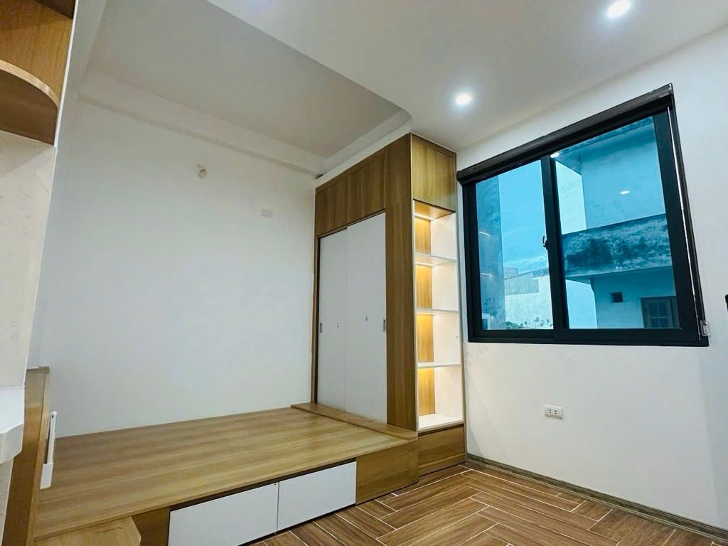 Bán nhà Trường Chinh - diện tích 68.7m2 7 tầng - Nhà 2 thoáng, thang máy - giá 24,5 tỷ