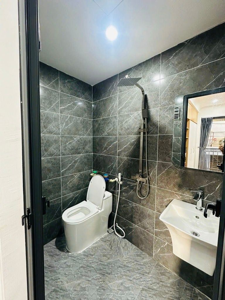 Bán nhà Trường Chinh - diện tích 68.7m2 7 tầng - Nhà 2 thoáng, thang máy - giá 24,5 tỷ