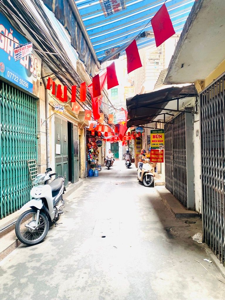 Bán nhà Trường Chinh - diện tích 68.7m2 7 tầng - Nhà 2 thoáng, thang máy - giá 24,5 tỷ