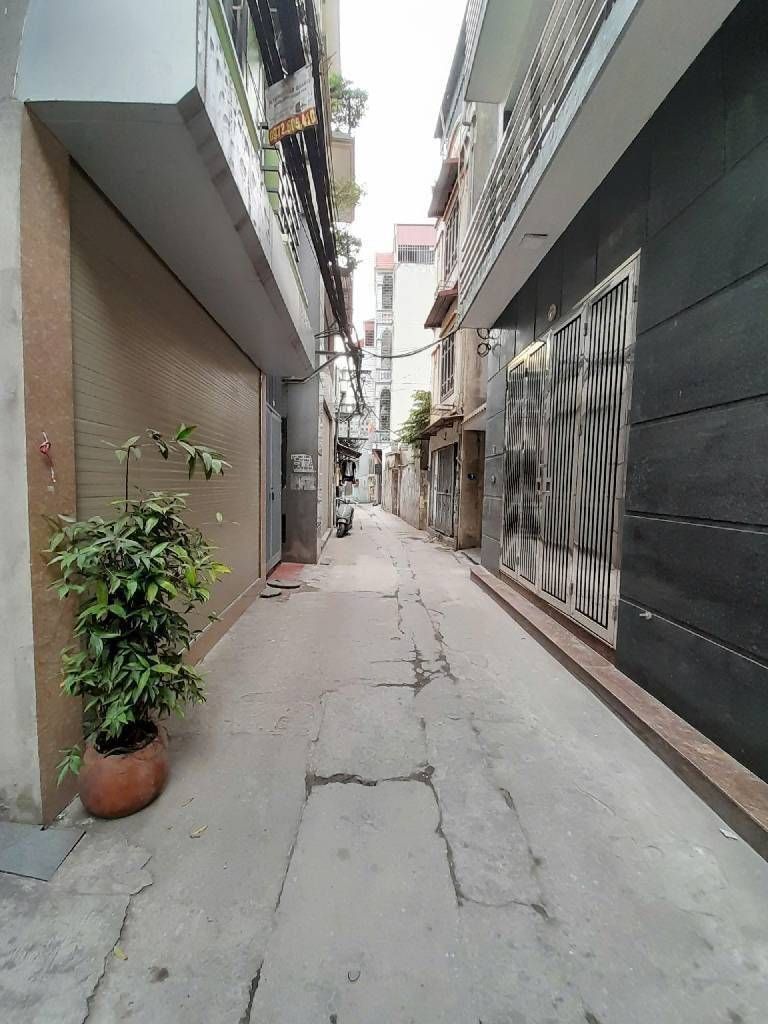 Bán nhà Đại Từ - diện tích 65m2 4 tầng - Ô tô nhỏ qua - giá 9,7 tỷ