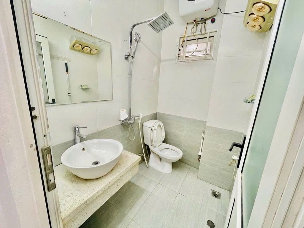 Bán nhà Văn Hương - diện tích 38m2 5 tầng - nhà đẹp hiếm có - giá 8,1 tỷ