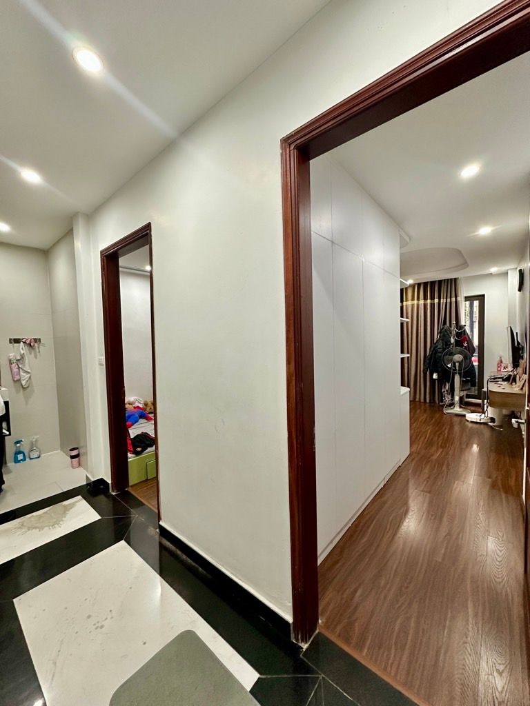 Bán nhà Đại La - diện tích 48m2 6 tầng - NGÕ OTO TRÁNH - giá 20 tỷ