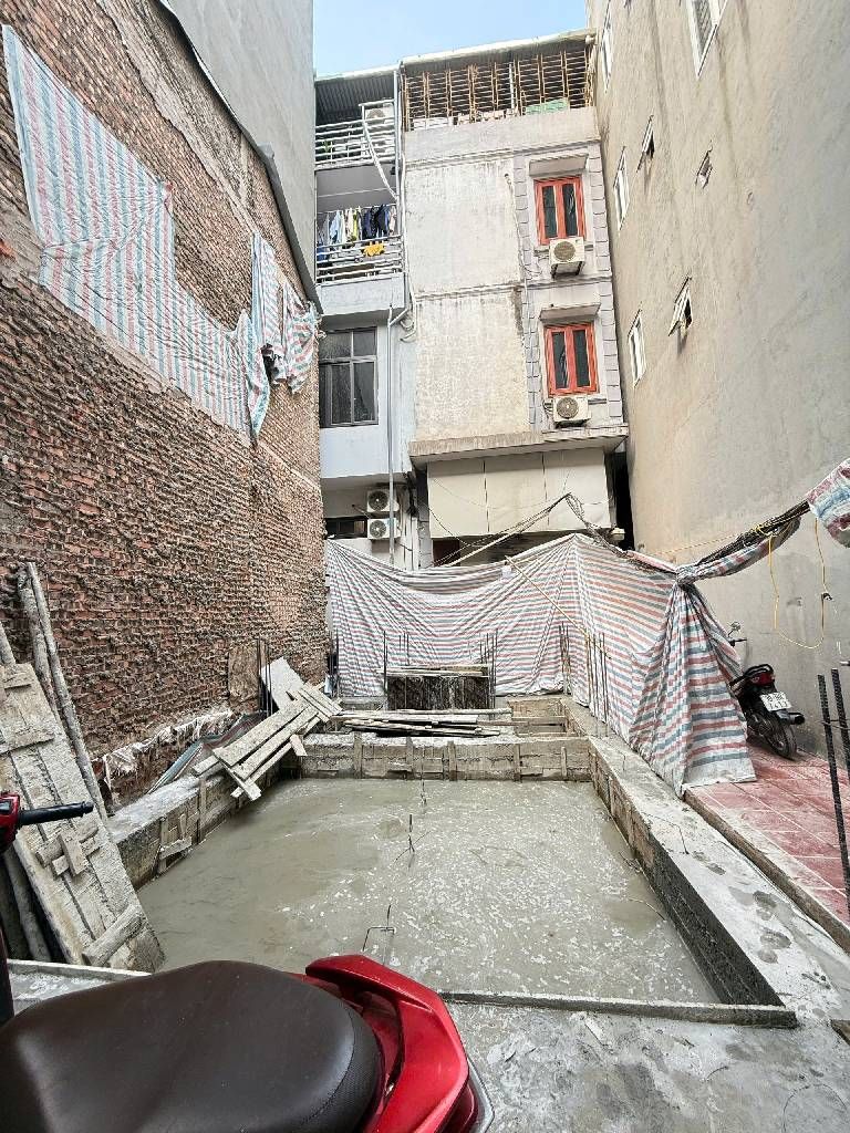 Bán nhà Đại La - diện tích 34m2 6 tầng - Lô góc - giá 11,95 tỷ