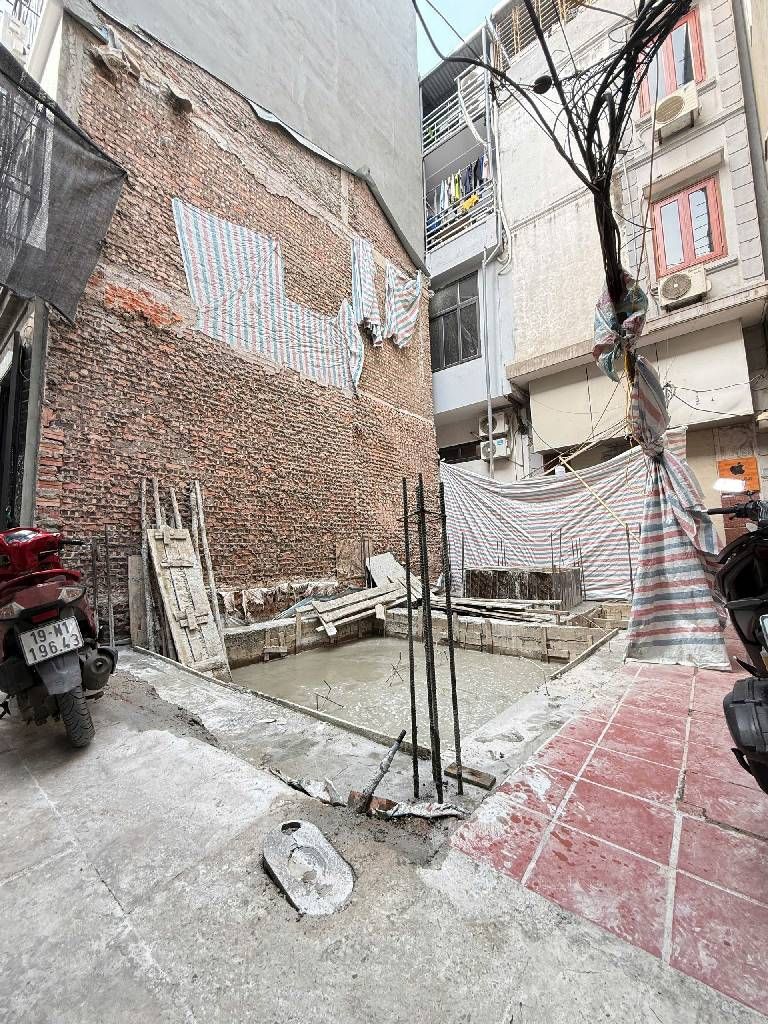 Bán nhà Đại La - diện tích 34m2 6 tầng - Lô góc - giá 11,95 tỷ