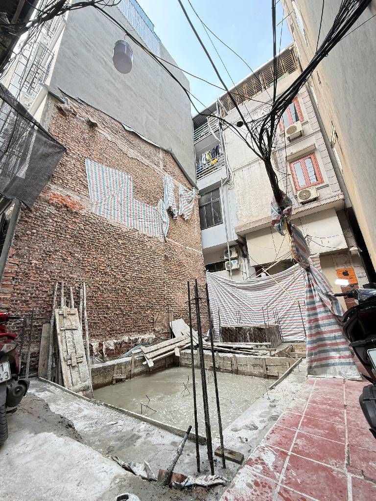 Bán nhà Đại La - diện tích 34m2 6 tầng - Lô góc - giá 11,95 tỷ