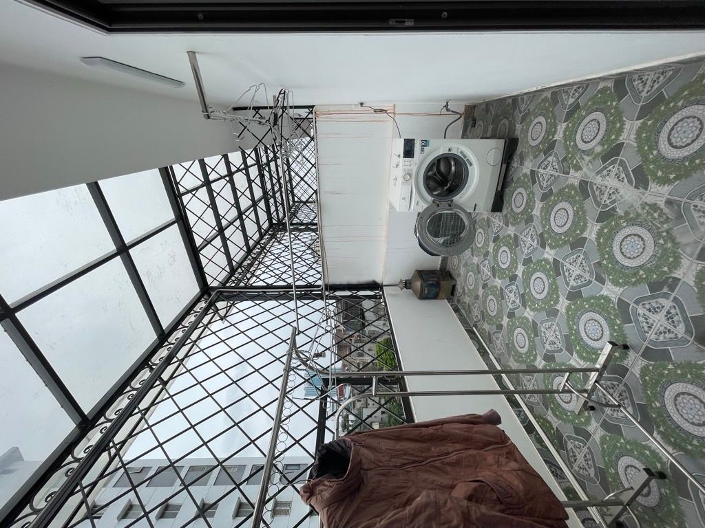 Bán nhà Trương Định - diện tích 30m2 5 tầng - Ngõ thông, bãi gửi ô tô gần nhà - giá 8,5 tỷ