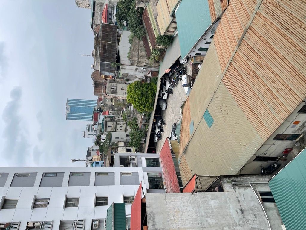 Bán nhà Trương Định - diện tích 30m2 5 tầng - Ngõ thông, bãi gửi ô tô gần nhà - giá 8,5 tỷ