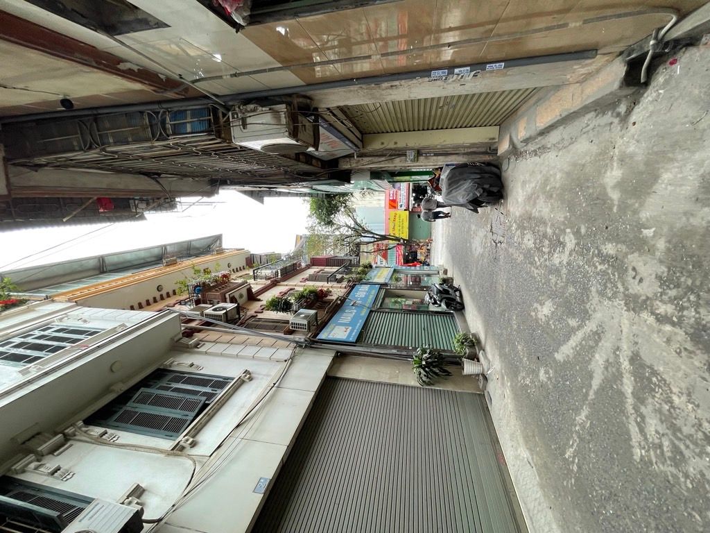 Bán nhà Trương Định - diện tích 30m2 5 tầng - Ngõ thông, bãi gửi ô tô gần nhà - giá 8,5 tỷ