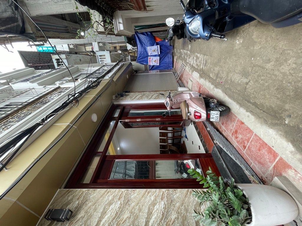 Bán nhà Trương Định - diện tích 30m2 5 tầng - Ngõ thông, bãi gửi ô tô gần nhà - giá 8,5 tỷ