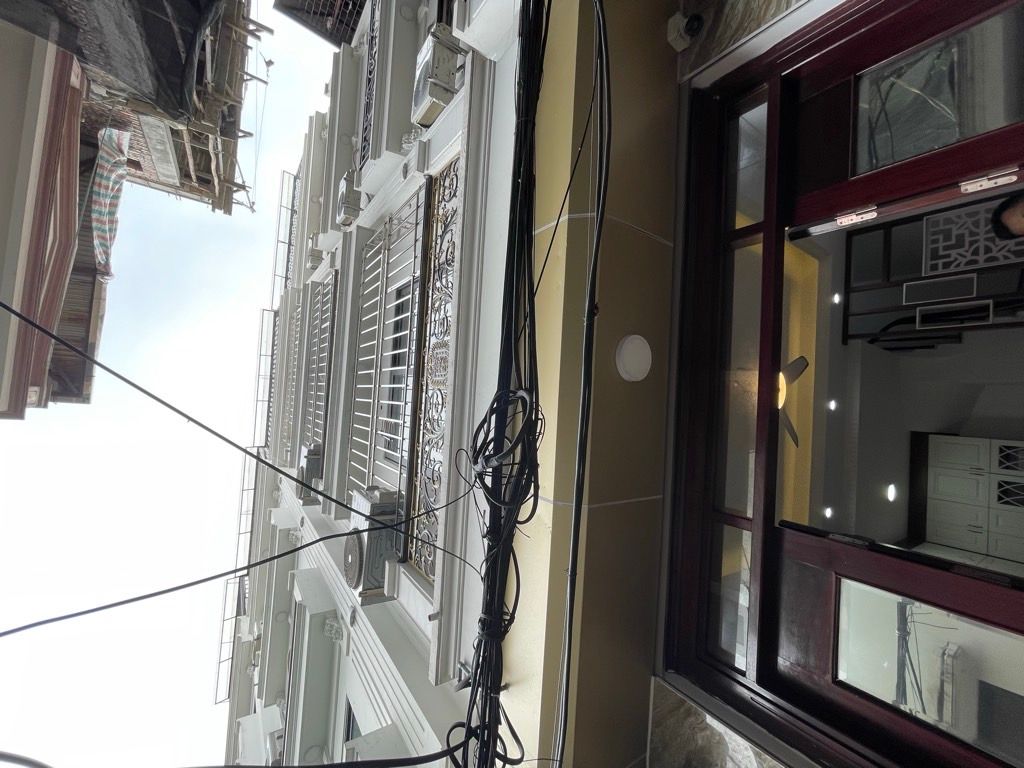 Bán nhà Trương Định - diện tích 30m2 5 tầng - Ngõ thông, bãi gửi ô tô gần nhà - giá 8,5 tỷ