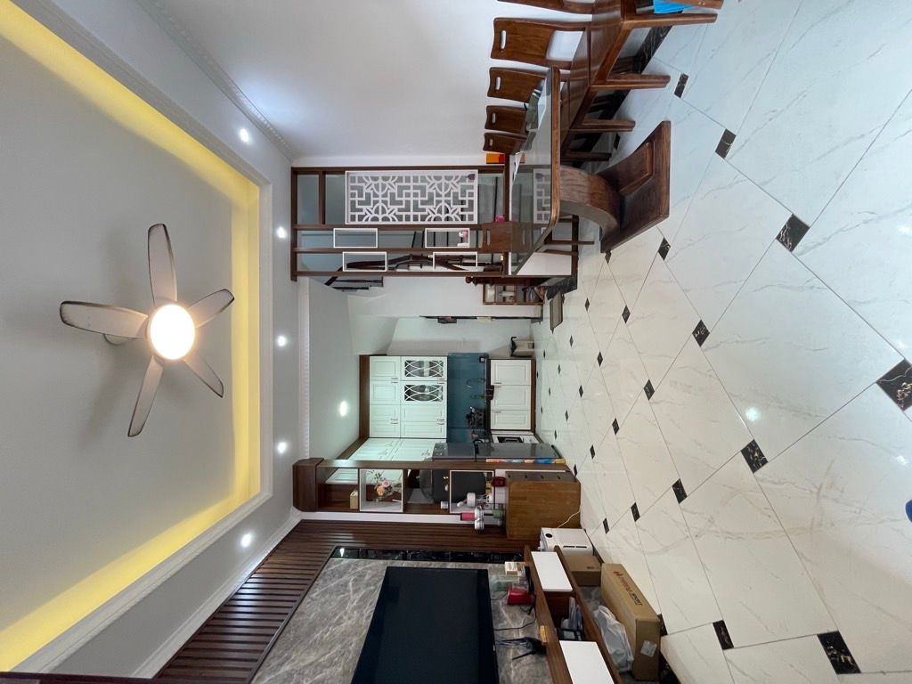 Bán nhà Trương Định - diện tích 30m2 5 tầng - Ngõ thông, bãi gửi ô tô gần nhà - giá 8,5 tỷ