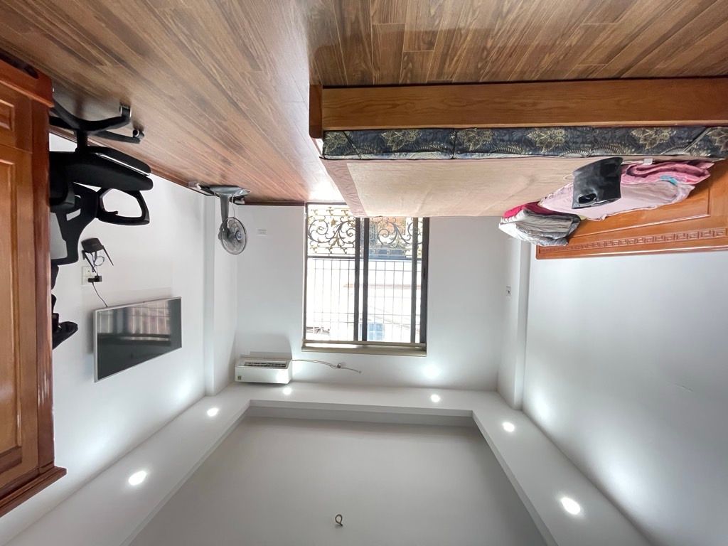 Bán nhà Trương Định - diện tích 30m2 5 tầng - Ngõ thông, bãi gửi ô tô gần nhà - giá 8,5 tỷ