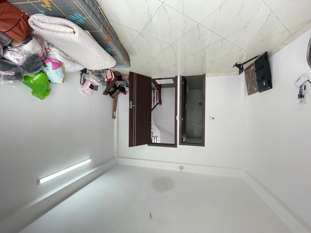 Bán nhà Trương Định - diện tích 30m2 5 tầng - Ngõ thông, bãi gửi ô tô gần nhà - giá 8,5 tỷ