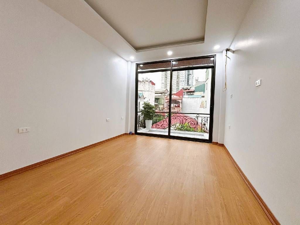 Bán nhà Khương Hạ - diện tích 46m2 5 tầng - ô tô vào trong nhà - giá 15,2 tỷ