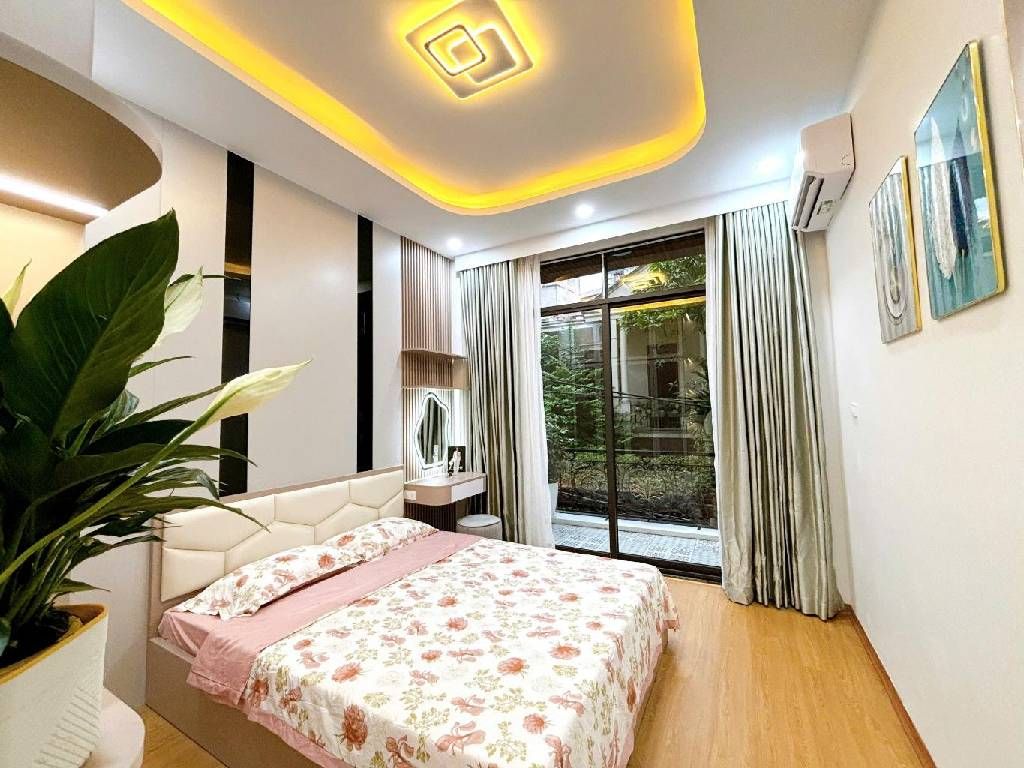 Bán nhà Khương Hạ - diện tích 46m2 5 tầng - ô tô vào trong nhà - giá 15,2 tỷ